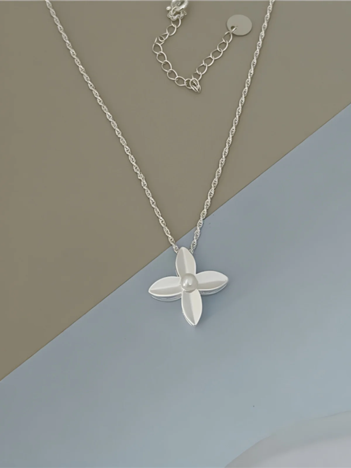 

Fanling Original Design Natural Pearl Hollow out Coin Pattern Flower Necklace S925 Pure Silver Artistic Retro Style for Women