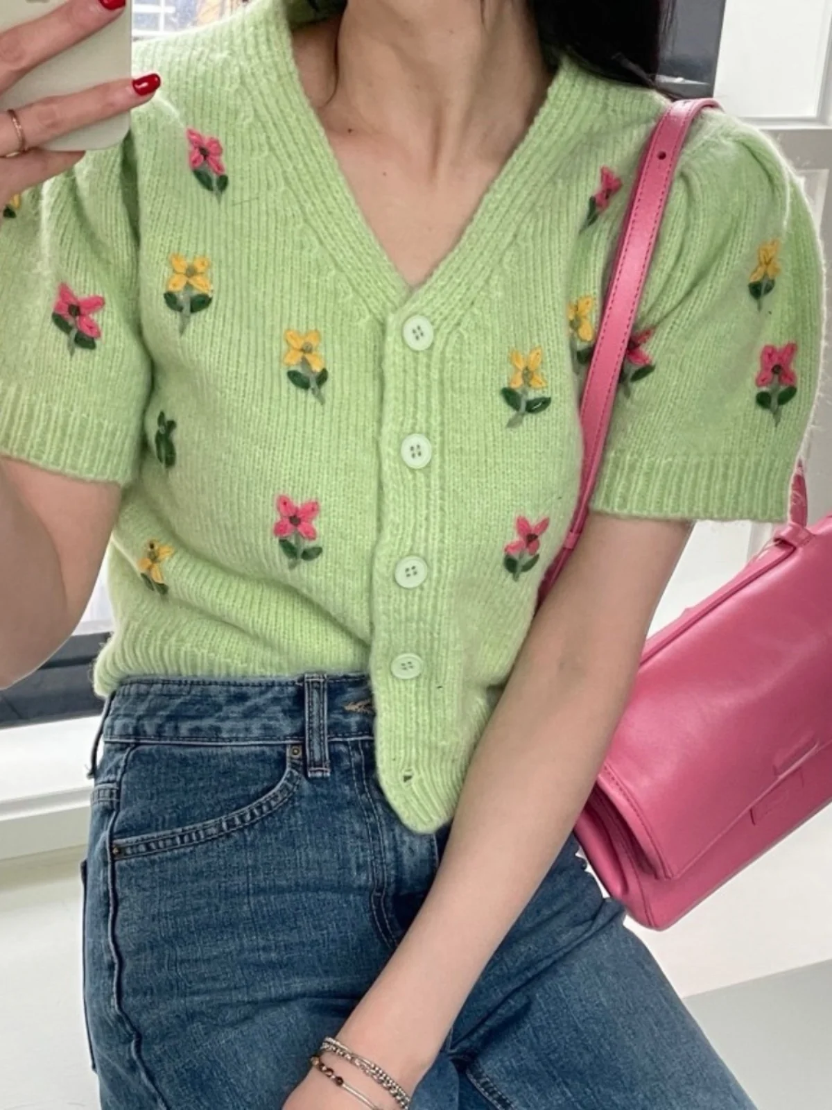 

Spring Fren Knitted Cardigan Women's Faion Korean Sle V-Ne ort Sve Embroidered Hook Flower Bubble Sve Sweater