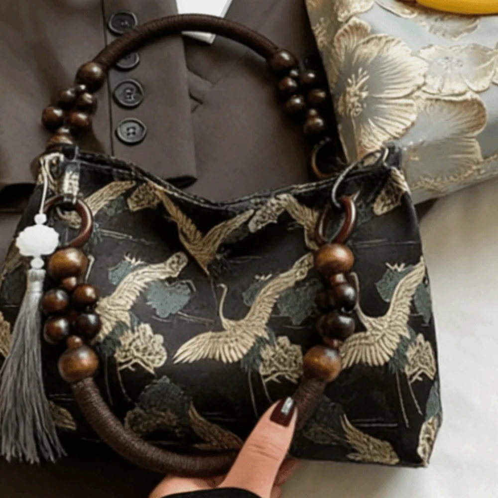 Versatile Single Embroidered Shoulder Bags Vintage Hasp Sewing Thread Chinese Style Handbags Classic Design Tassel Decoration