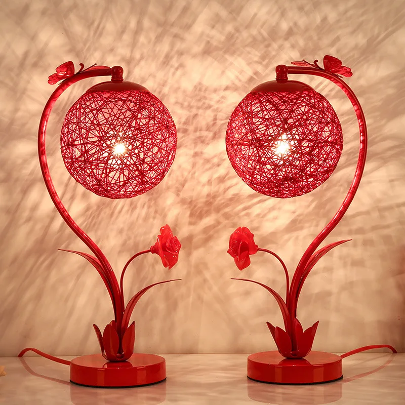 寝室の花嫁持参金ギフト、赤いペア、装飾的なエバーブライトランプ、お祝い、ランプ装飾