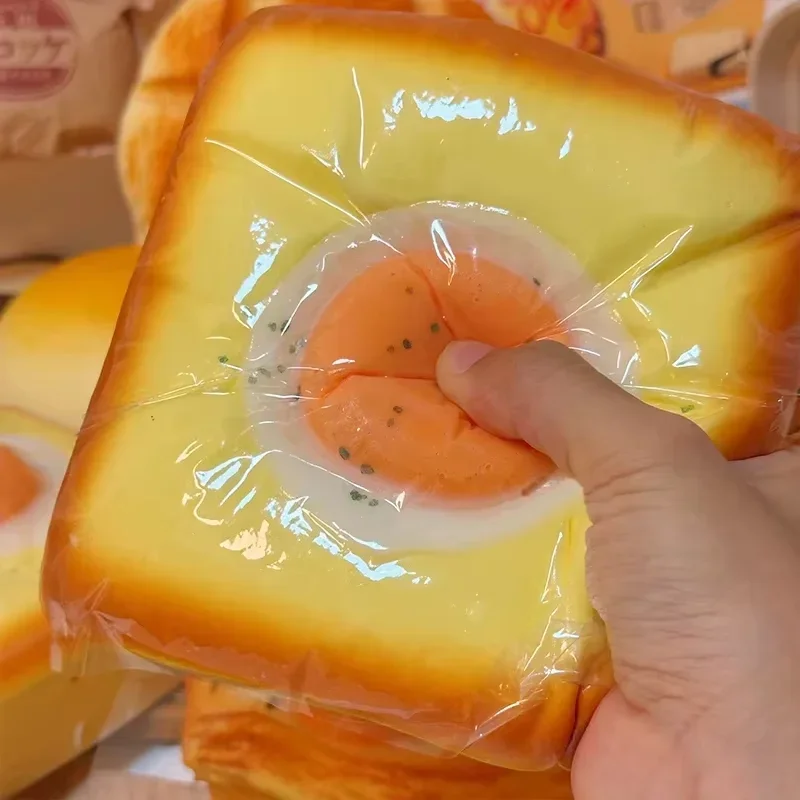 Party-Geschenk Spiegelei-Toast Squishy-Spielzeug, langsam aufsteigendes Quetschbrot-Spielzeug, Stressabbau-Handentspannungs-Fidget-Spielzeug