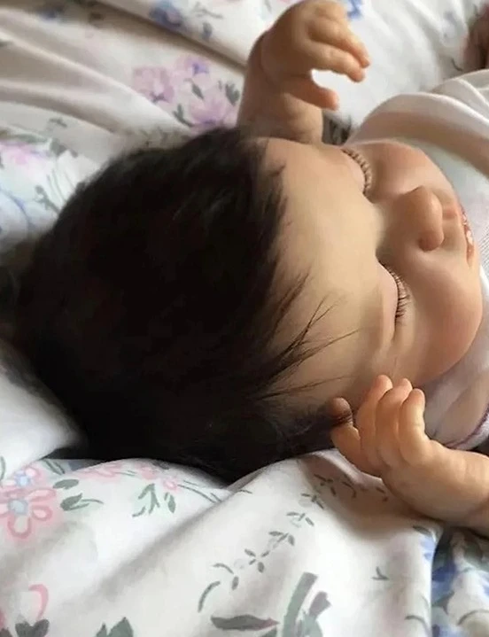 Bambole appena nate per tutto il corpo da 19 pollici fatte a mano realistiche rinate Loulou che dormono al tocco morbido con vene visibili della pelle dipinta in 3D