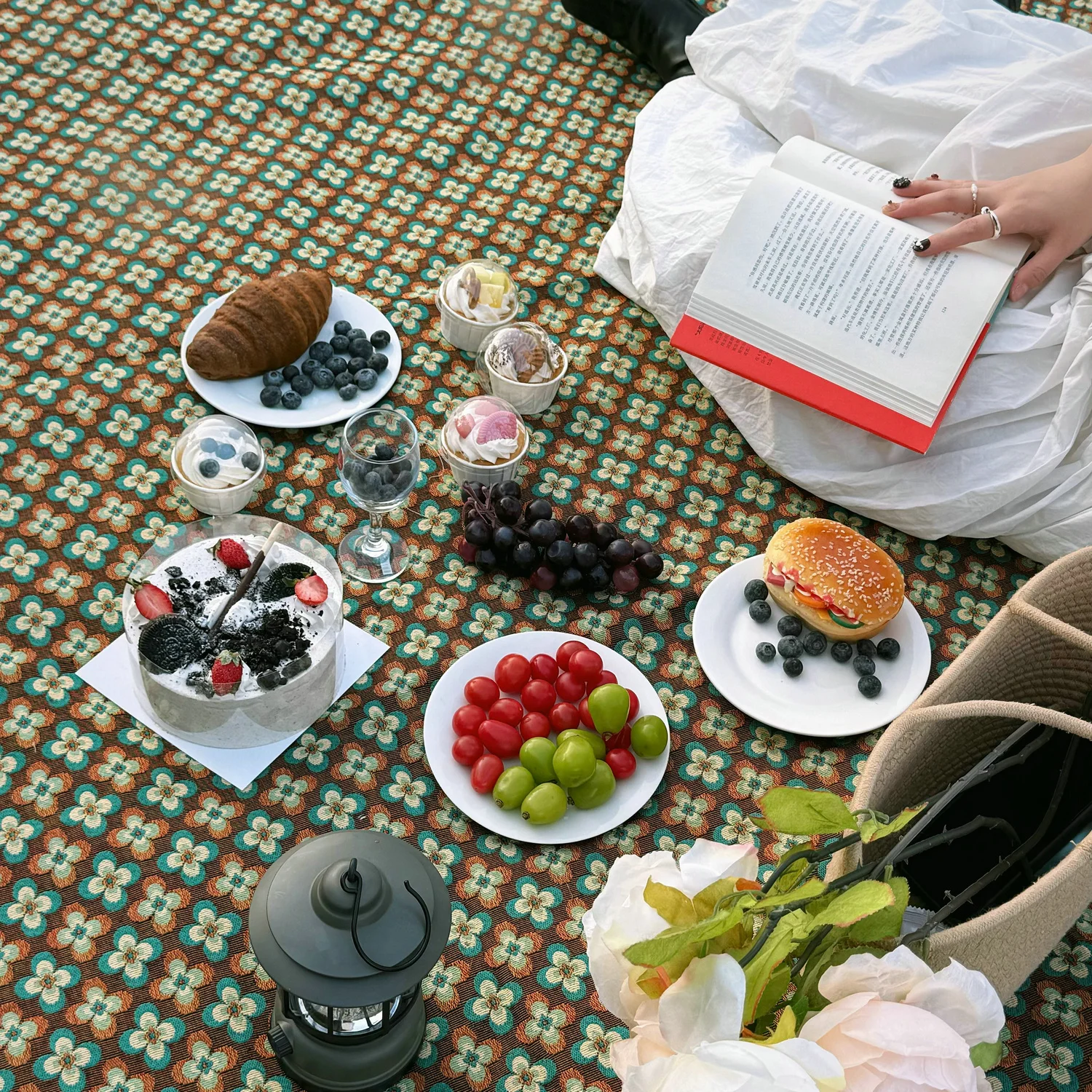 

Camping Picnic Mat Moisture-Proof Mat Outdoor Picnic Cloth Spring Outing