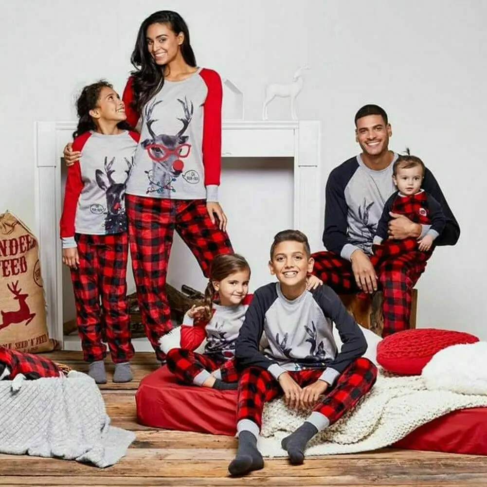 Christmas Family Pajamas Sets Matching Sleepwear for Parents and Children Reindeer Print Tops with Long Sleeves and O-neck