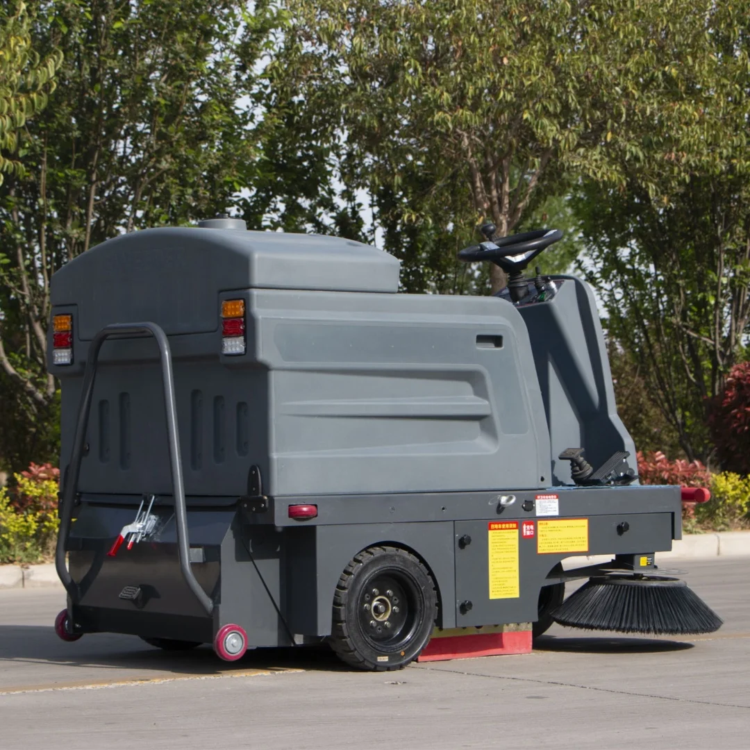 High Quality Industrial Floor Sweeping Tricycle Road Cleaning Machine Ride On Sweeper Car For Sale