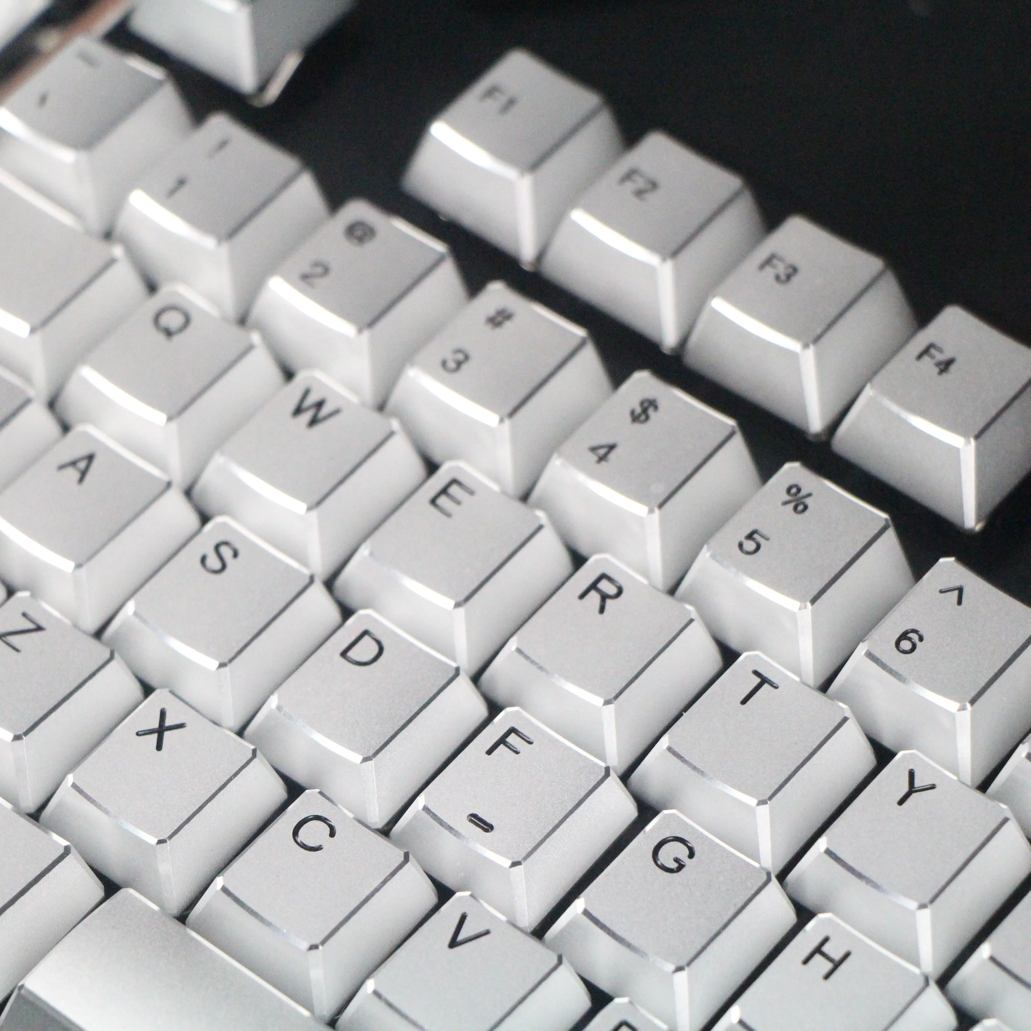108-Key Cnc Keycaps High-Gloss Edges Stock Height Aluminium Alloy Mechanical Keyboard Cross-Switch Mx Switches Key Caps