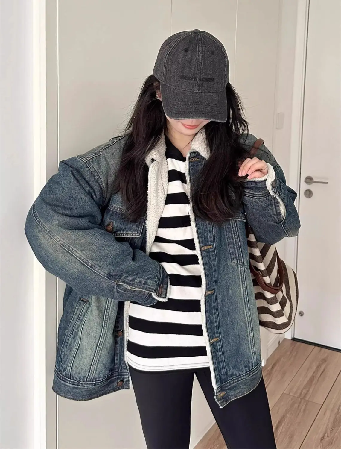 

Джинсовое пальто для женщин, темное меховое плюшевое женское осеннее бархатное облегающее пальто на шнурке, пушистые субкультурные модные куртки с круглым вырезом для ночного клуба