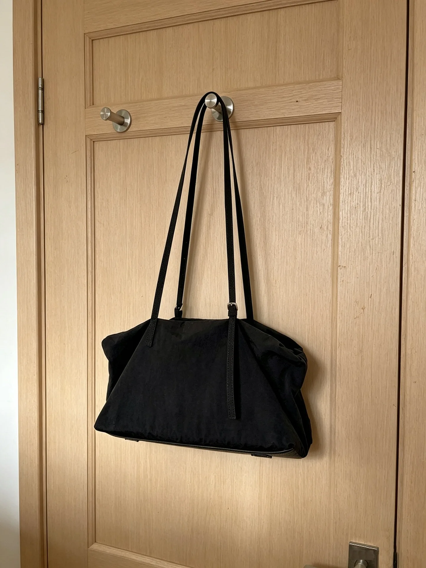 2026 – Neuerscheinung – Große Pendler-Umhängetasche – Minimalistische Mode – Kissen-Stil Damenhandtasche – Leichtgewicht-Nylon – Detail 19