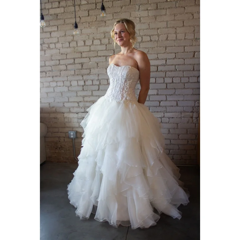 Customized 2026 A-list Sweetheart Collar Wedding Dress Sleeveless Embroidered Yarn Skirt with Sparkling Beads Vestido De Novia