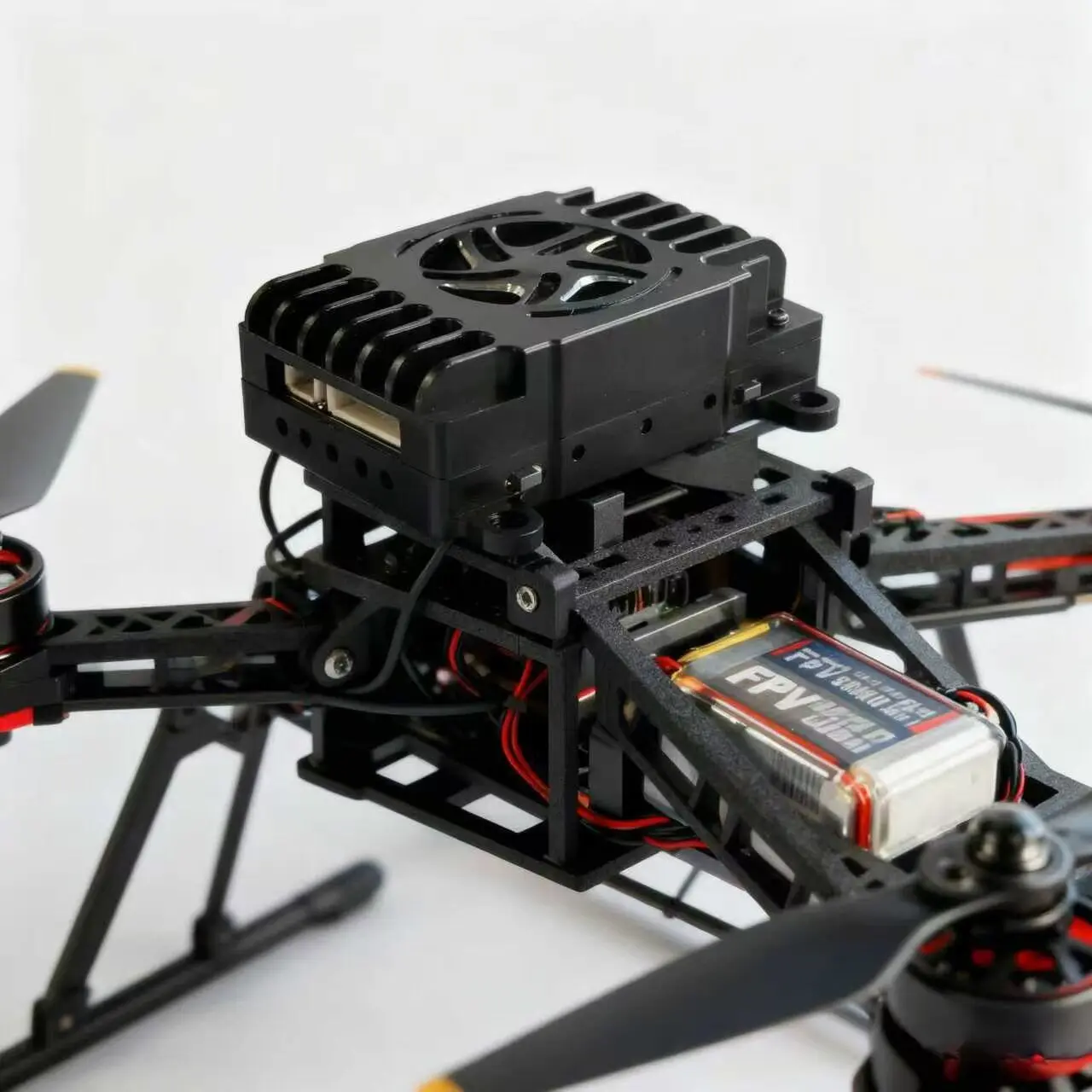 Model aircraft FPV crossing machine 5.8G high power 2.5W picture transmitter suitable for long-distance flight OSD tuning with f