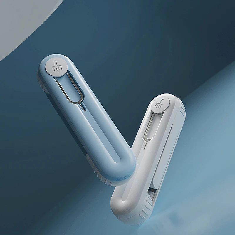 4-in-1 ชุดแปรงทําความสะอาดสําหรับ AirPods หูฟังบลูทูธหลุมโทรศัพท์ชาร์จพอร์ตแล็ปท็อปแป้นพิมพ์ทําความสะอาดปากกาฝุ่น Remover ชุด