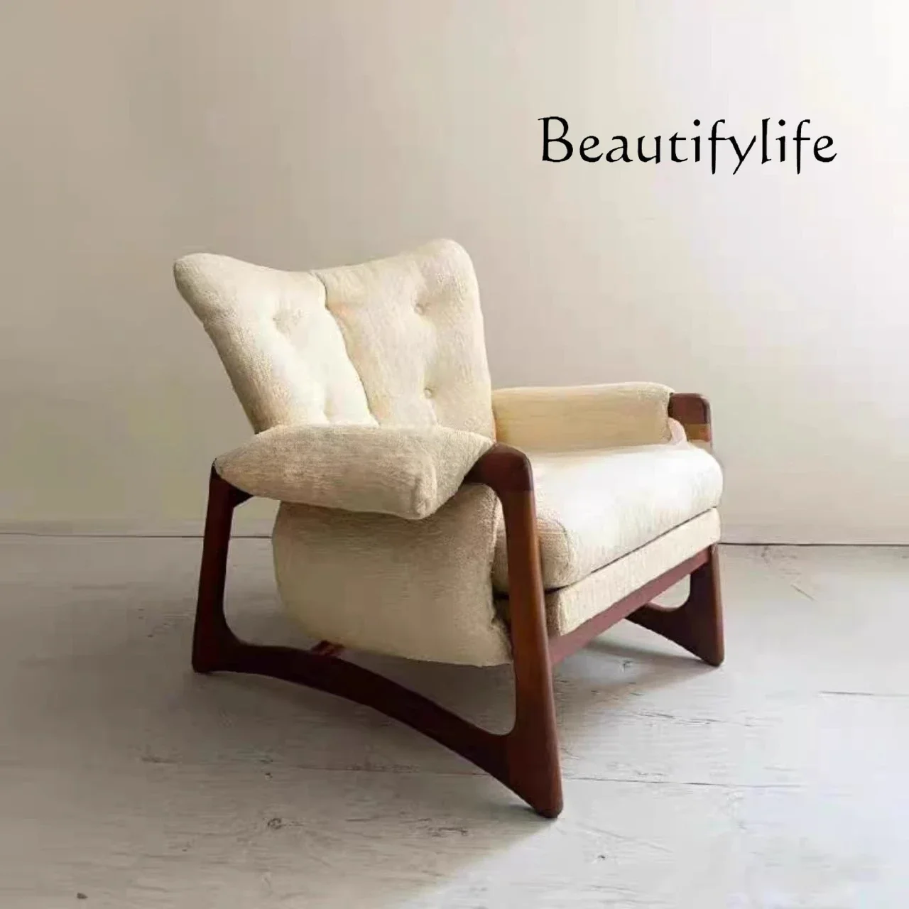 A44 French retro solid wood reading sofa chair designer B & B club medieval leisure chair tea room club single chair