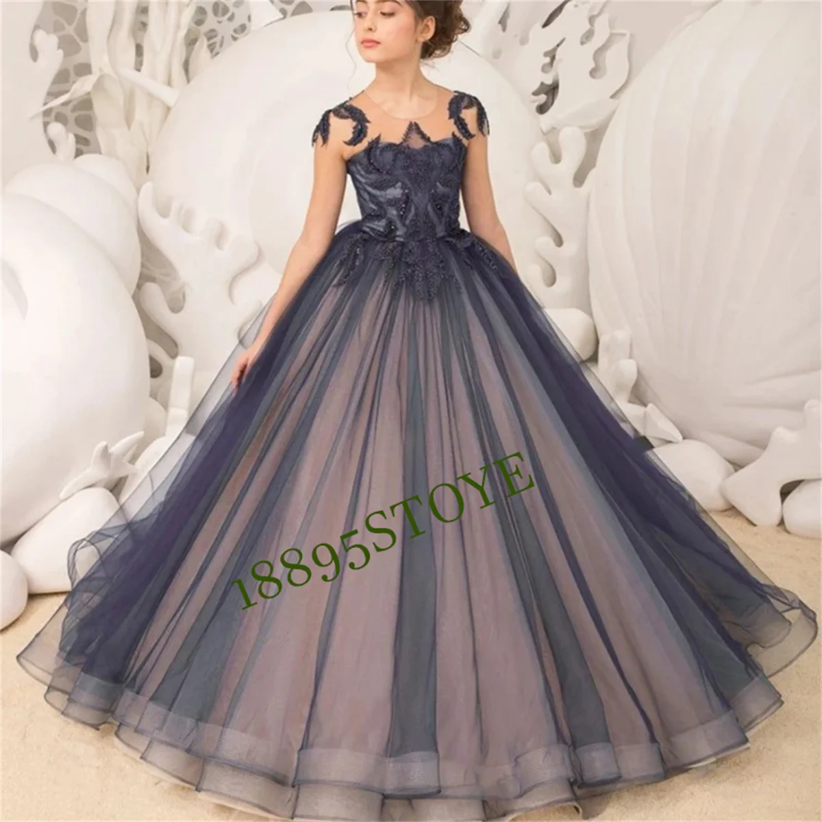 

Elegant Black Flower Girl Dresses Puffy Lace Ball Gown Tulle Sleeveless For Weddings First Holy Communion Pageant Dresses