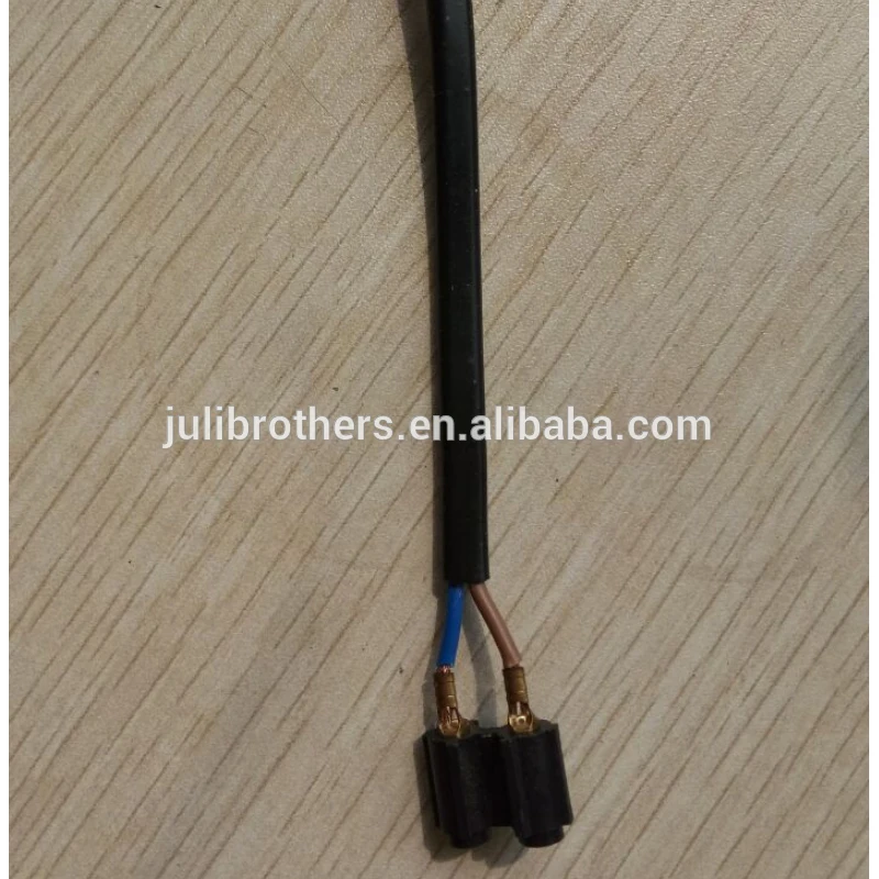 Attrezzatura automatica per la produzione di cavi con macchina per crimpare cavi a 3 pin con alimentazione a piastra vibrante e terminale di punzonatura