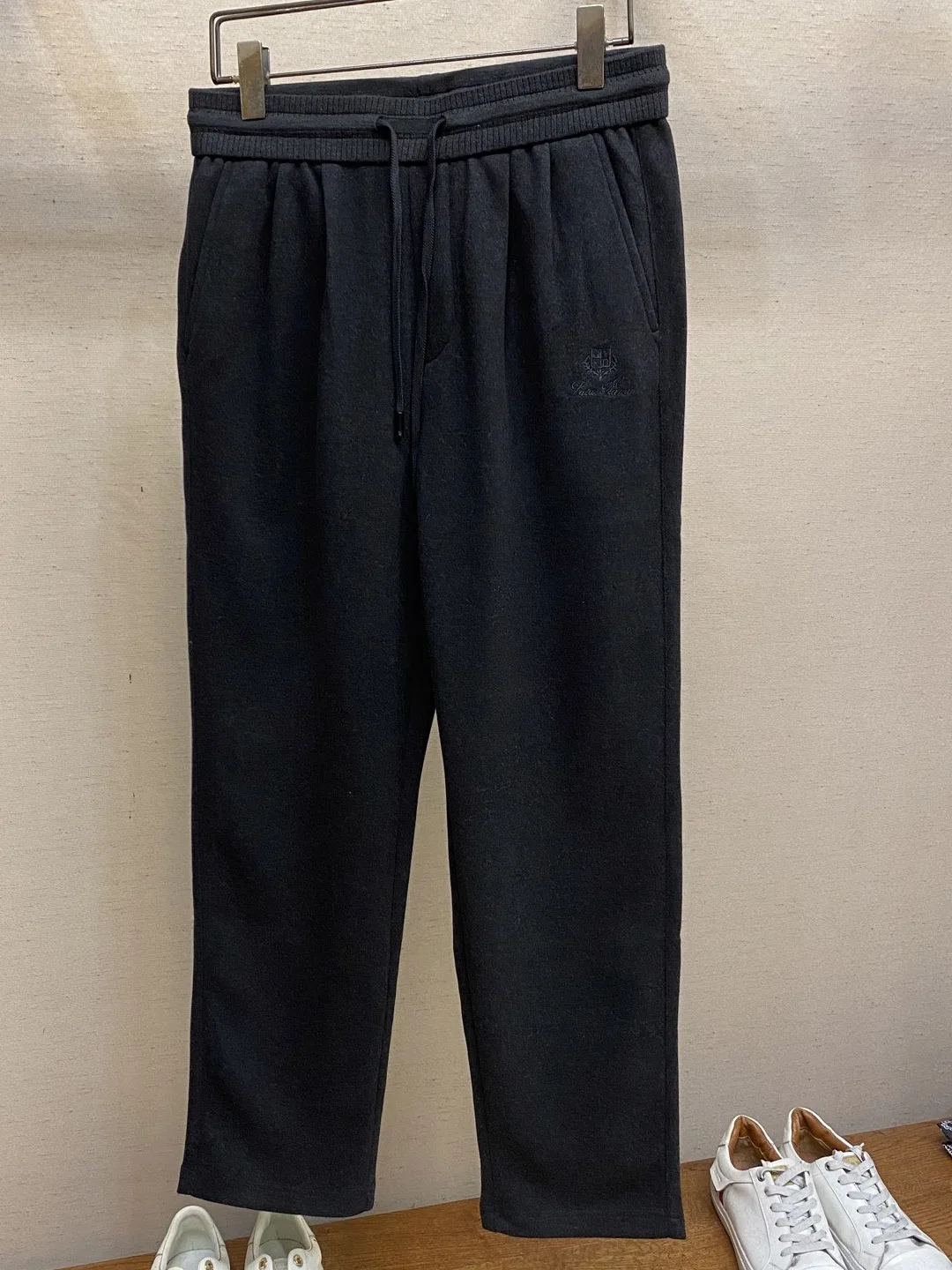 

Faionable Men's Loose Straight Leg Casual Pants Elastic Waist Spring Summer Cotton Breathable Comfortable Straight Tube Tro...