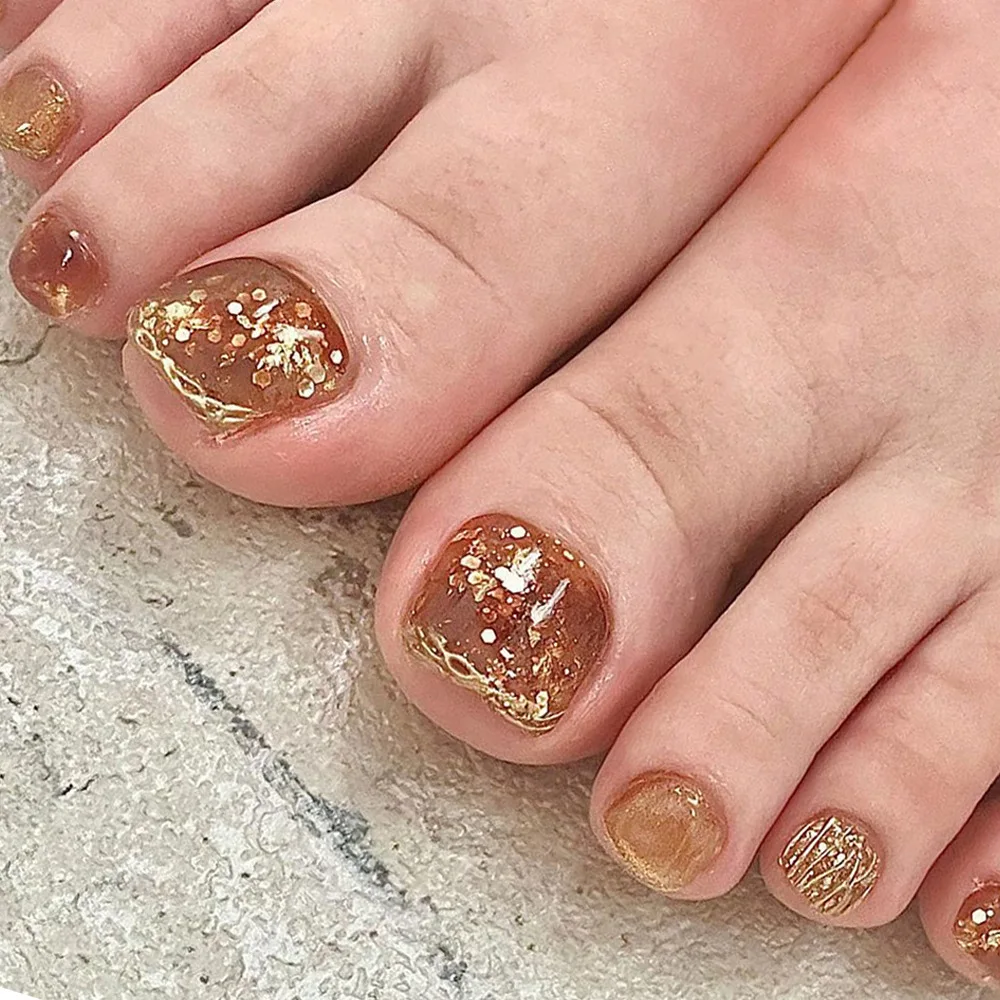 Glitter Powder Sequins Gold Lines Nude Color Fake Toenails Summer Fashion Toe False Nails Detachable Press on Toenails with Glue