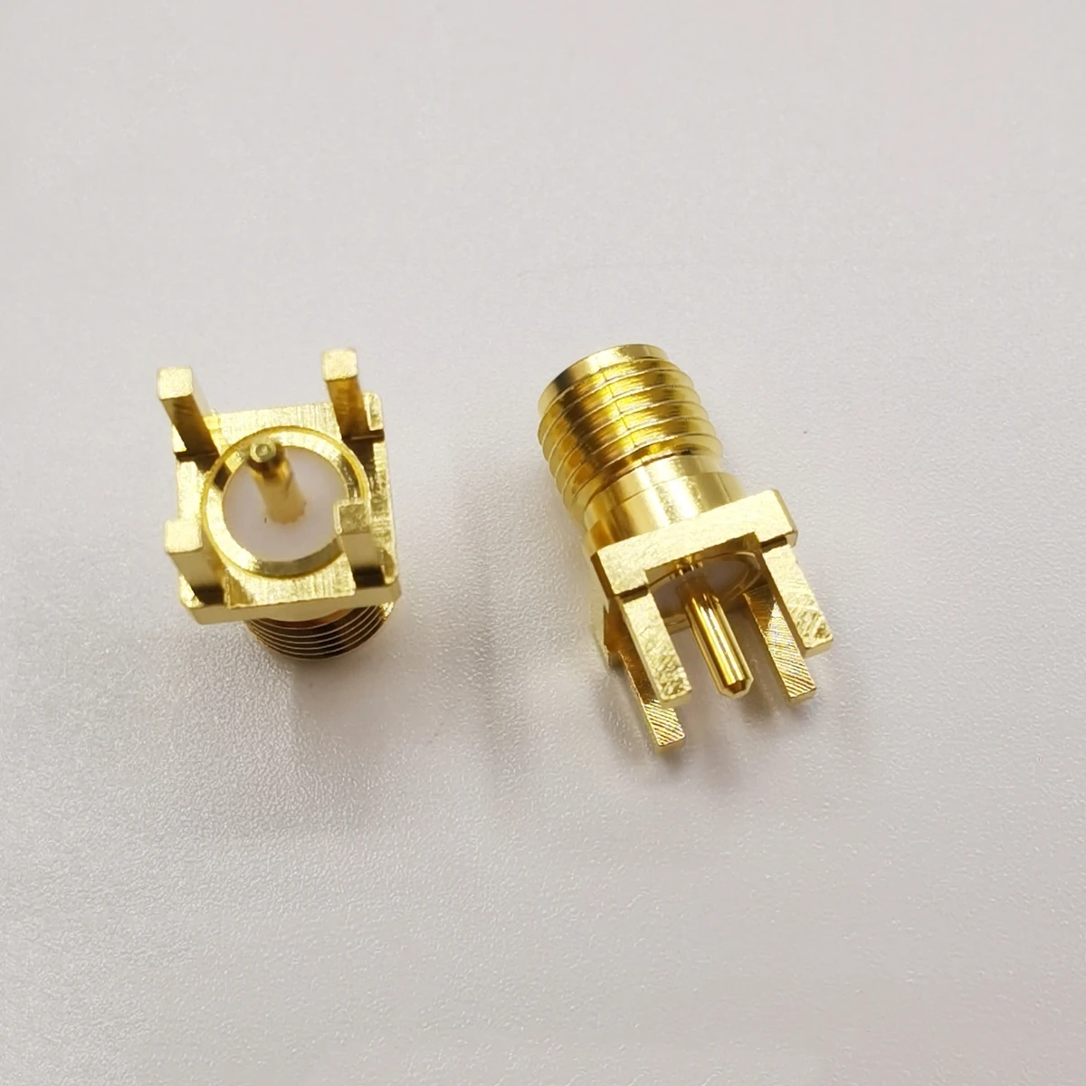 5PCS/lot SMA-J-P-H-ST-TH1 Impedance 50 ohms Frequency 20Ghz Direct female RF RF connector