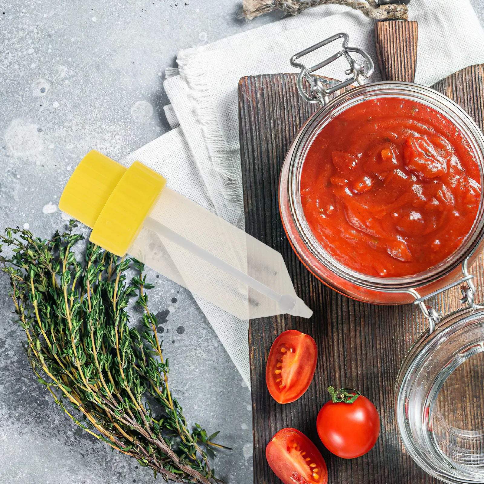 

Hanging Sauce Pump Dispenser Set Clear Ketchup Bottles Mini Squeeze Bottles Space Saving Design Easy Refill Precise Pouring Bbq