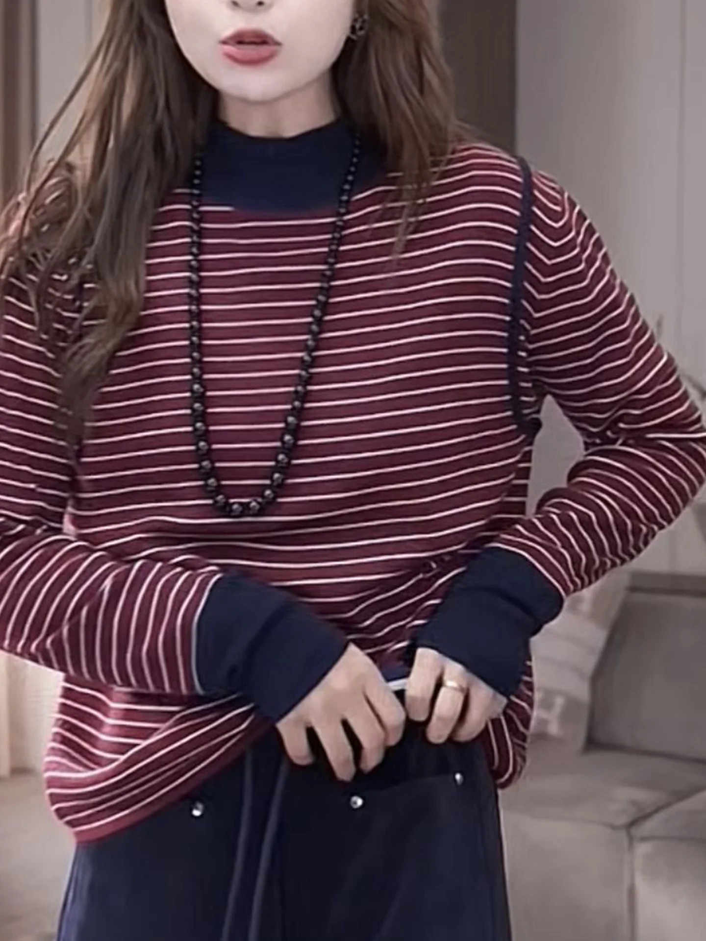

Retro Striped Knitted Base Shirt Women's Overhead Top White Enhancing Commute Versatile Long Sleeve T-Shirt for Autumn 2026