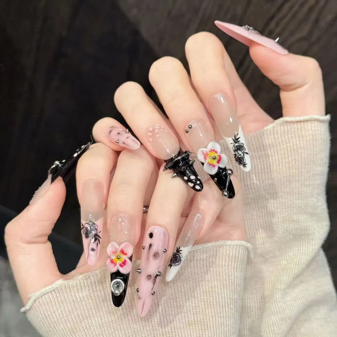 10PCS Stiletto Handmade Press On Nails,Rivet Ring Decorated With Embossed Roses,Suitable For Parties And Daily Wear.