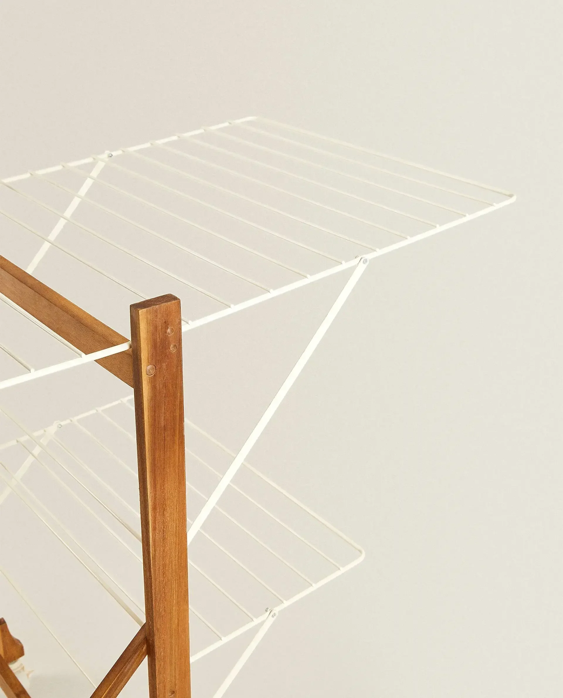 Folding Removable Wooden and Metal Drying Rack with Roller