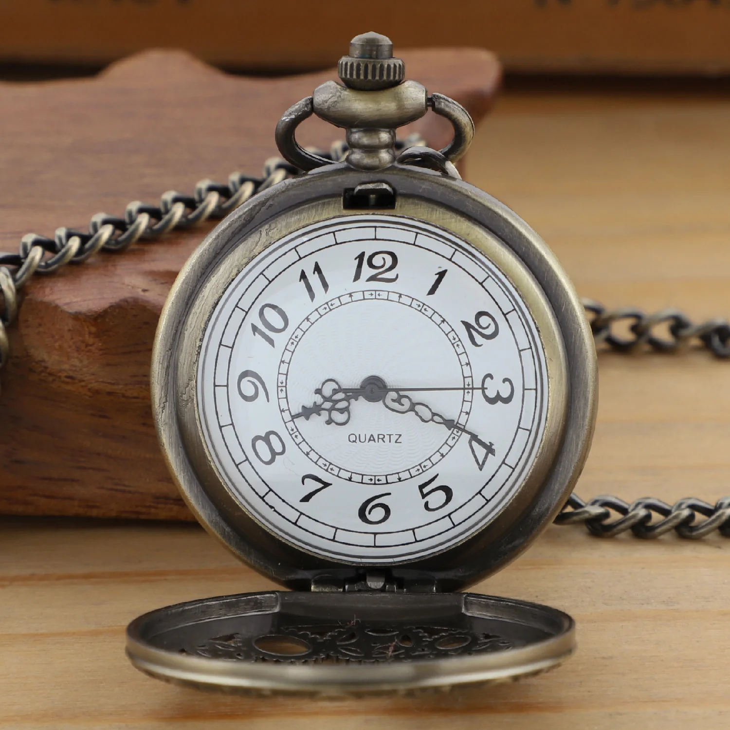 Bronze Gear Hollow Quartz Pocket Watch Necklace Pendant Men Women Watch or Women Men with Fob Chain Jewelry Accessories Gifts