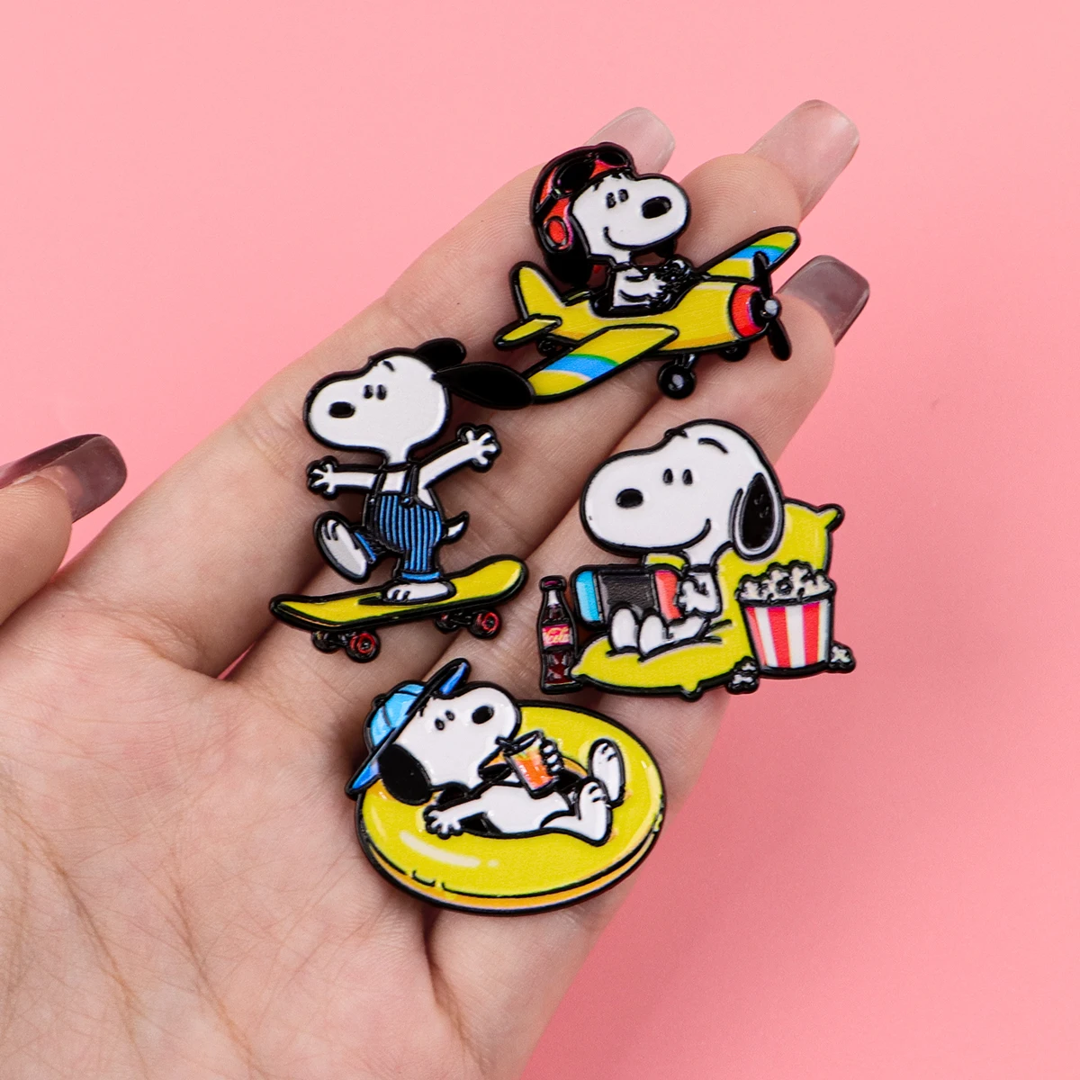 Simpatiche spille smaltate Distintivi di cartoni animati sullo zaino Spille anime per donne Cappello Spille Accessori cosplay Giocattoli Regali