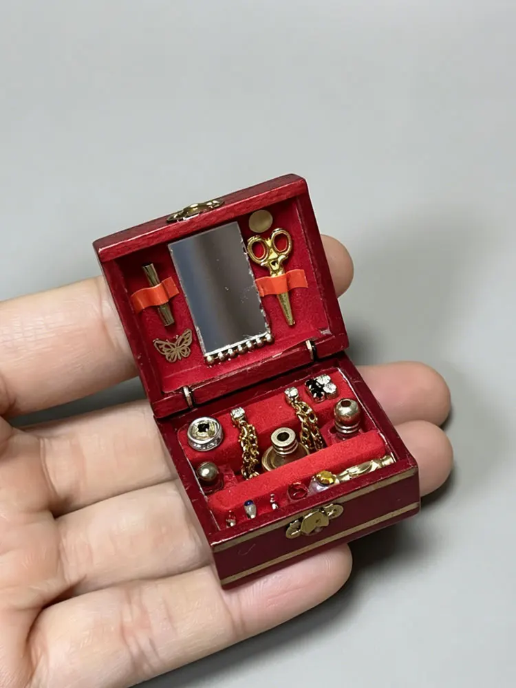 1: 12 Dollhouse Mini Wooden Retro Jewelry Box Simulation Miniature Retro Accessories Room Jewelry Scene Model view 5