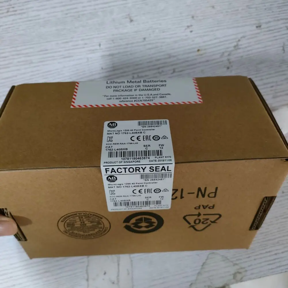 

1762-L40BXB New MicroLogix 1200 40 Point Controller 1762-L40BXB Fast Ship 1pcs