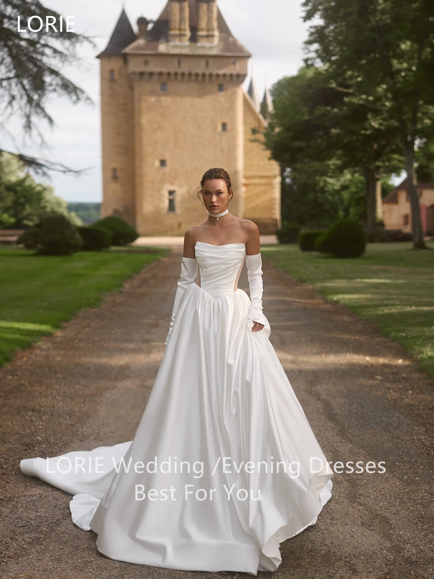 LORIE Abiti da sposa in raso Squisito senza spalline Lone Train Abito da sposa Abito da sposa con pieghe avorio Personalizzato