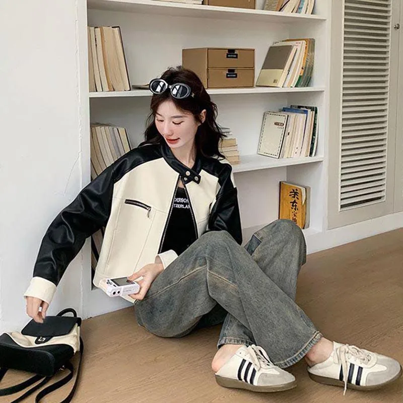 Jaqueta de Couro Feminina Vintage Estilo China-Chic com Contraste Preto e Branco, Design Solto, Manga Longa, Moda Primavera Outono
