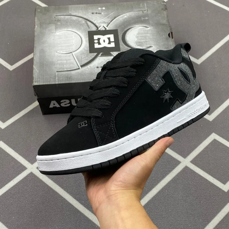 Zapatos de Skateboarding Unisex de Talla Grande, Zapatos Deportivos Cómodos, Versión Ancha, Suela Plana, Zapatos DC Casuales de Cuero y Goma