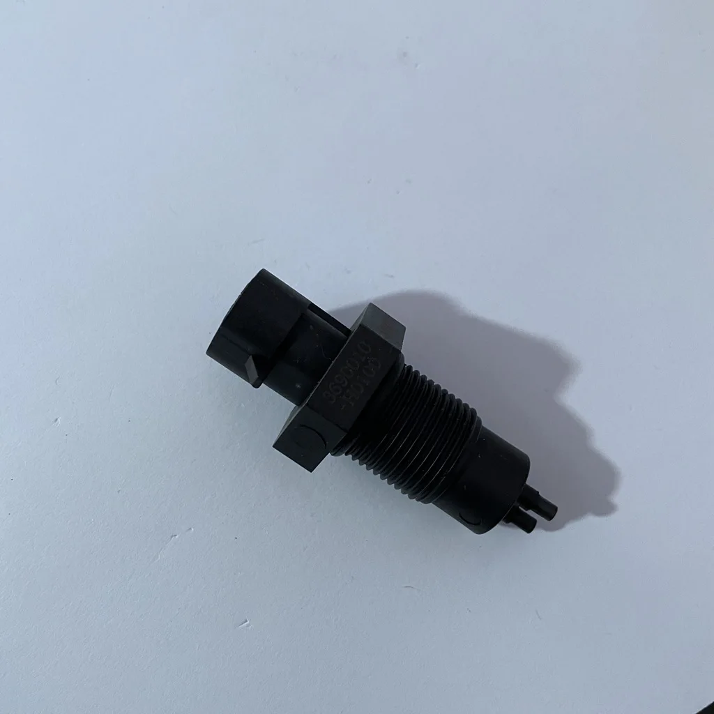 Applicable to Dongfeng Tianlong flagship KX auxiliary water tank liquid level alarm water level sensor 3690010-H0100