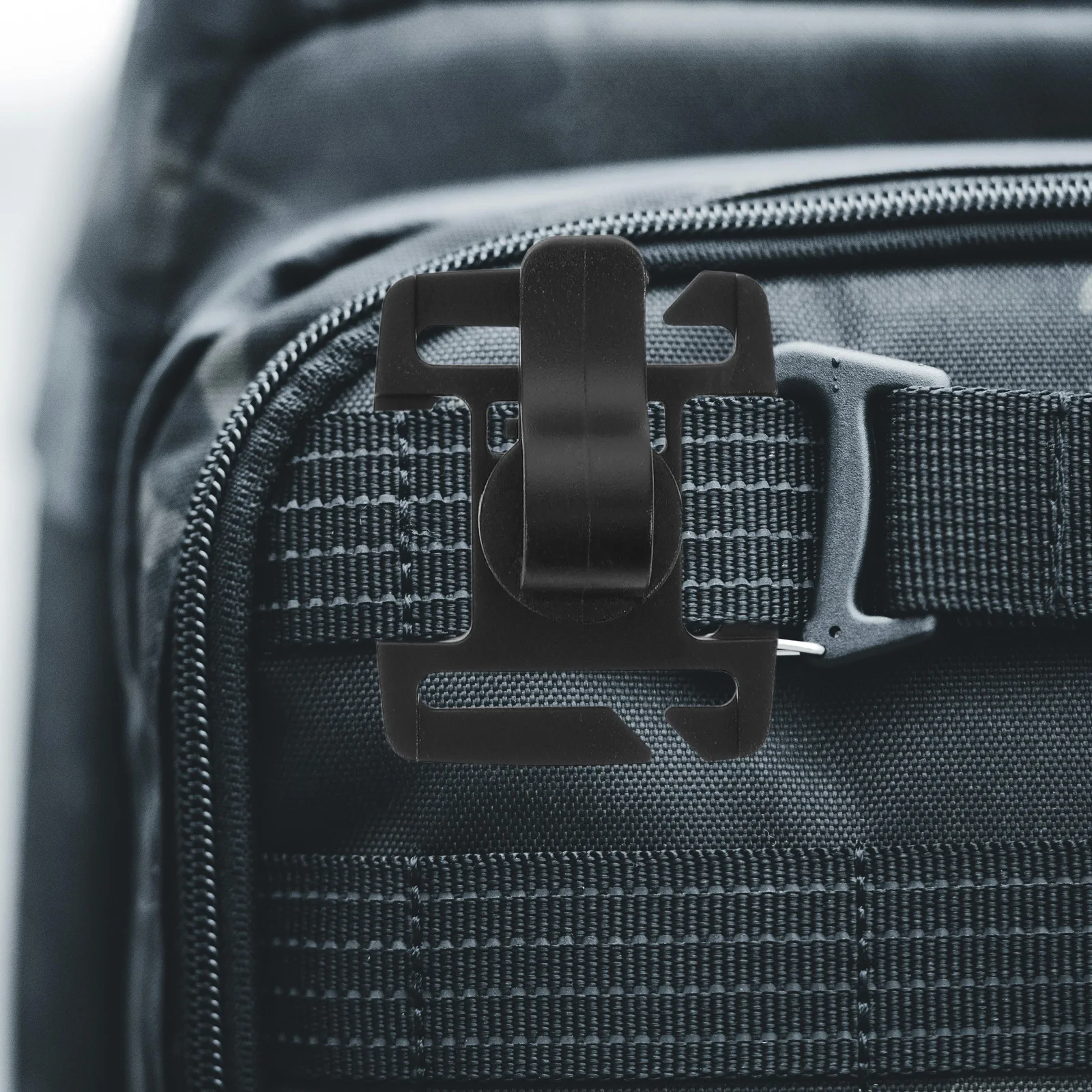 

6pcs Water Bladder Tube Clip Black Rotatable Hydration Hose Clamp For Outdoor Backpacks 360 Degree Rotation Hiking Camping