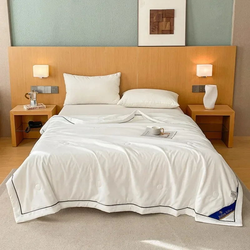 2025 new Hilton hotel model soybean quilt summer air conditioner quilt summer cool quilt close to the body comfort