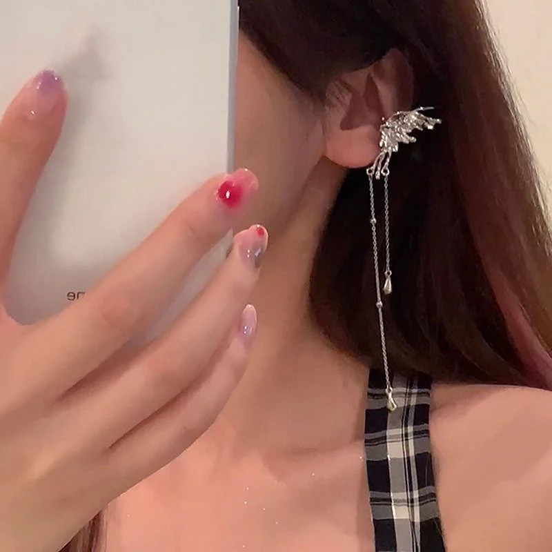 Boucles d'oreilles ailes d'ange en métal liquide, 1 paire, pompon papillon, manchette d'oreille, Non Piercing, Design Punk tendance, longue pince d'oreille pour femme, bijoux