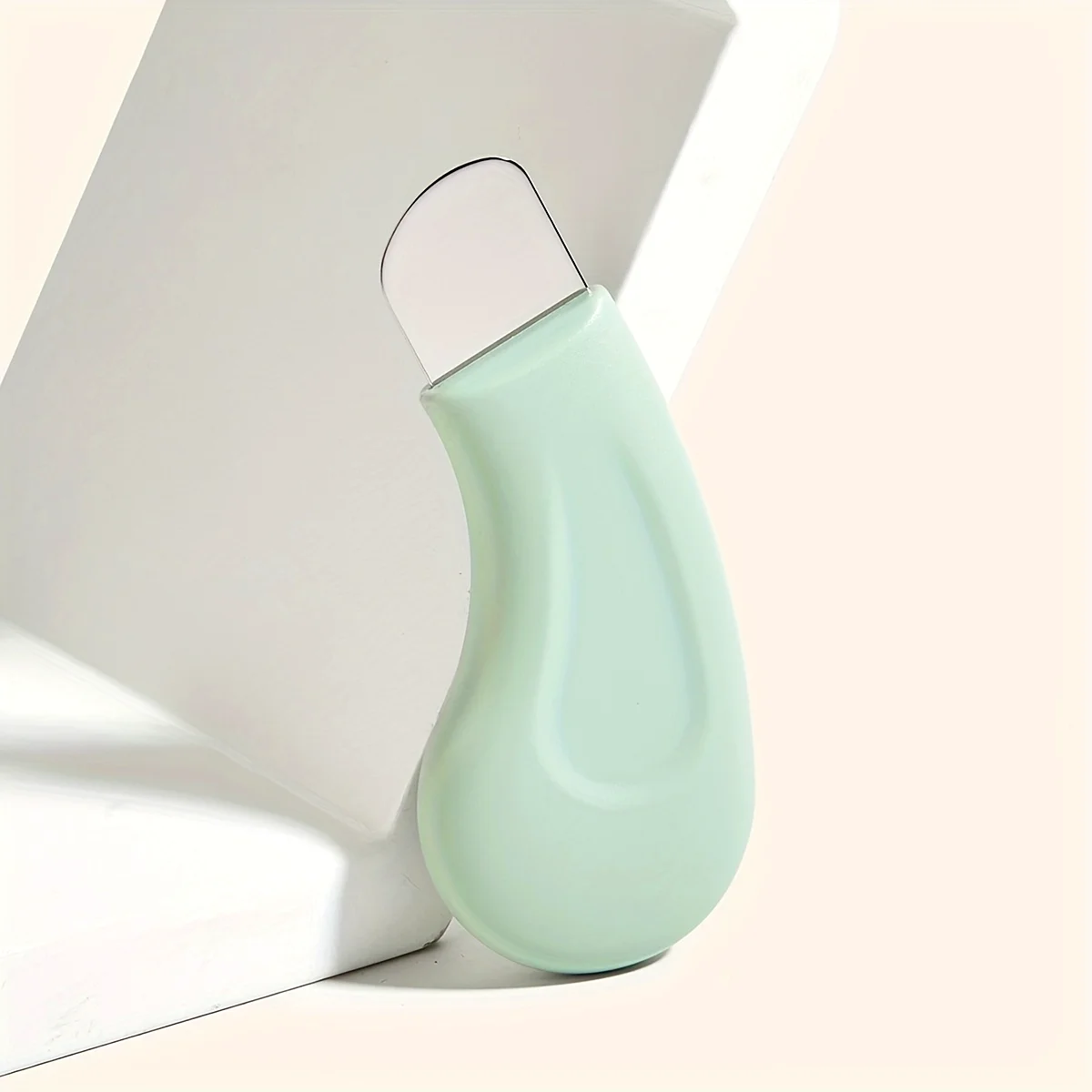 The Gentle Blackhead Tool Is A Manual Puller Used To Clean The Nose and Facial Skin Ergonomically Designed for Cosmetic Cleaning