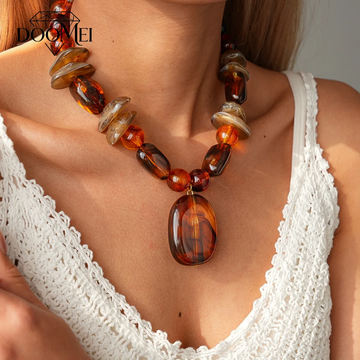 DOO MEI Vintage Amber Resin Beaded Necklace for Women Beads Pendant Necklace Beach Vacation Party Statement Fashion Jewelry