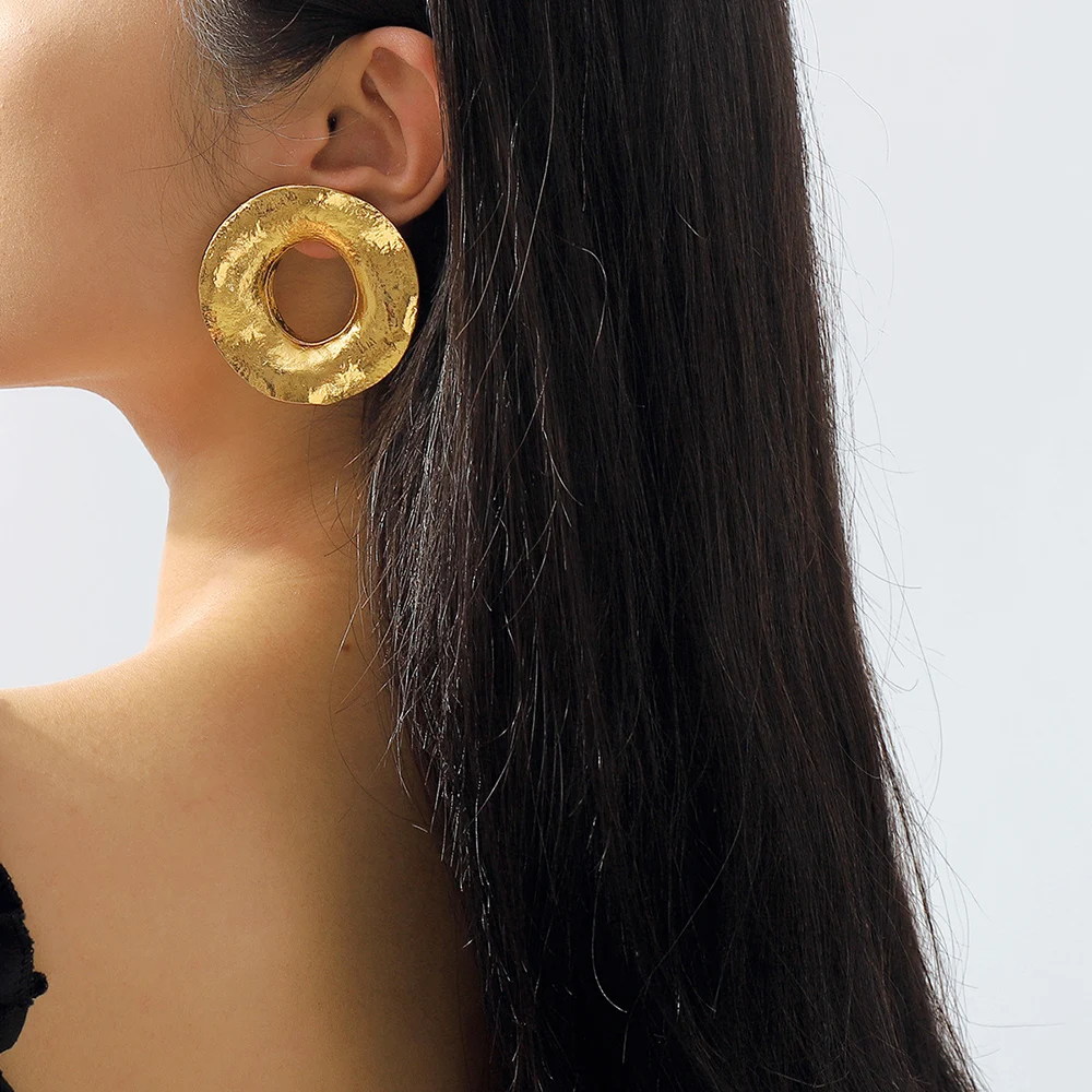 Vintage Exaggerated Gold Color Large Circle Earrings For Women Creative Design Alloy Irregular Geometric Round Earrings Jewelry