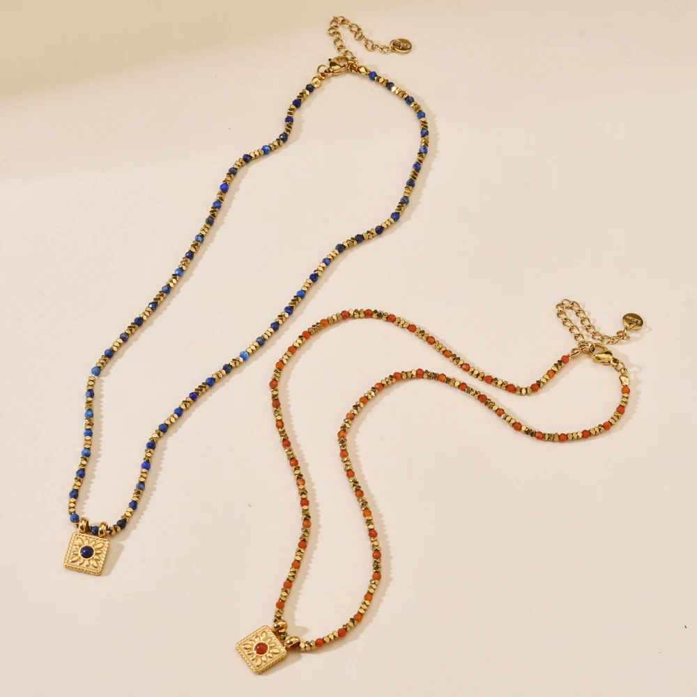 Vintage Lapislazuli Perlenkette mit Zirkon-Münzanhänger, Böhmische Mehrlagige Halskette, Handgefertigter Schmuck – Detail 5