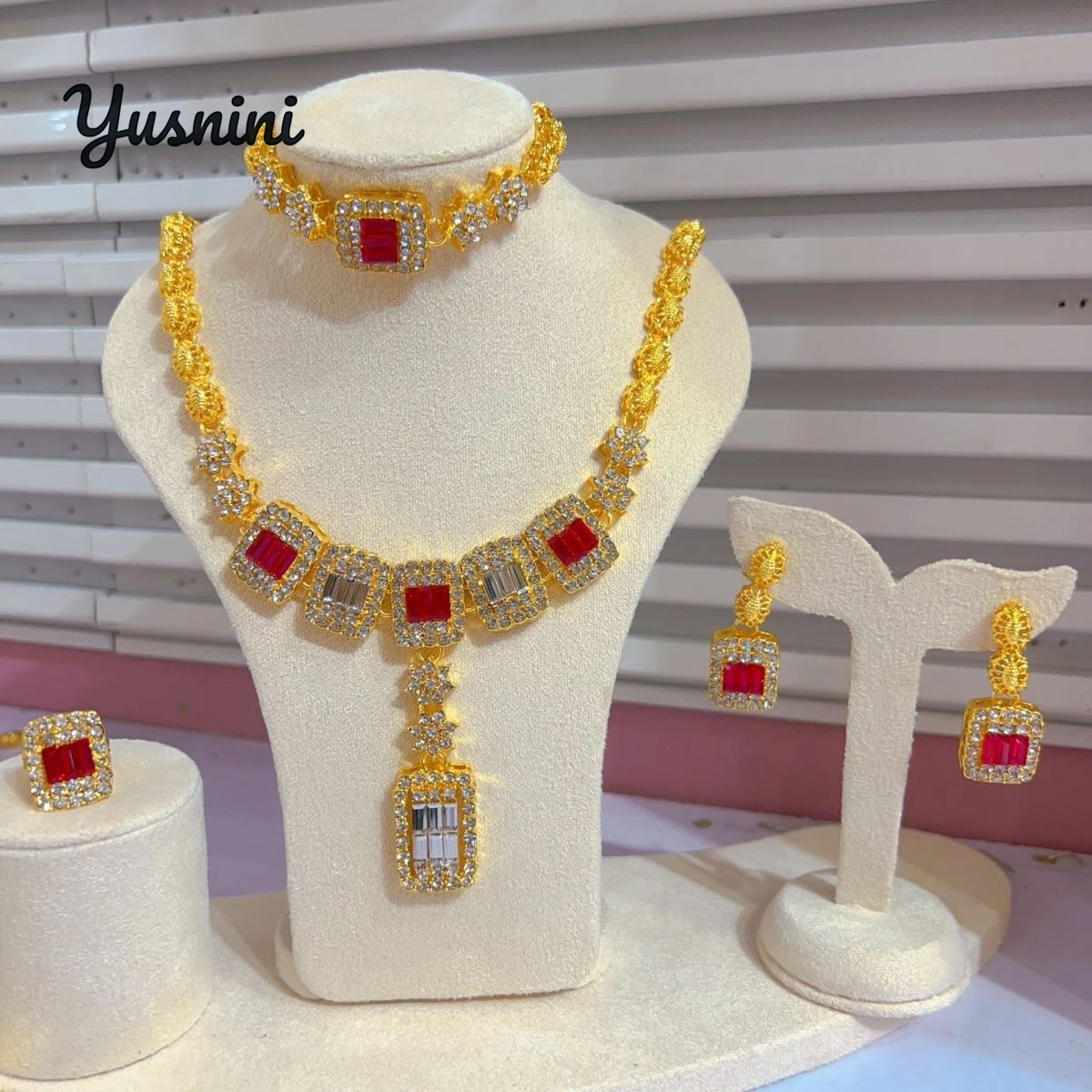 

Fashion New Dubai 24K Gold Plated Customized Necklace, Earrings, Rings, Bracelets, Wedding Jewelry Set for Lovers DD10785