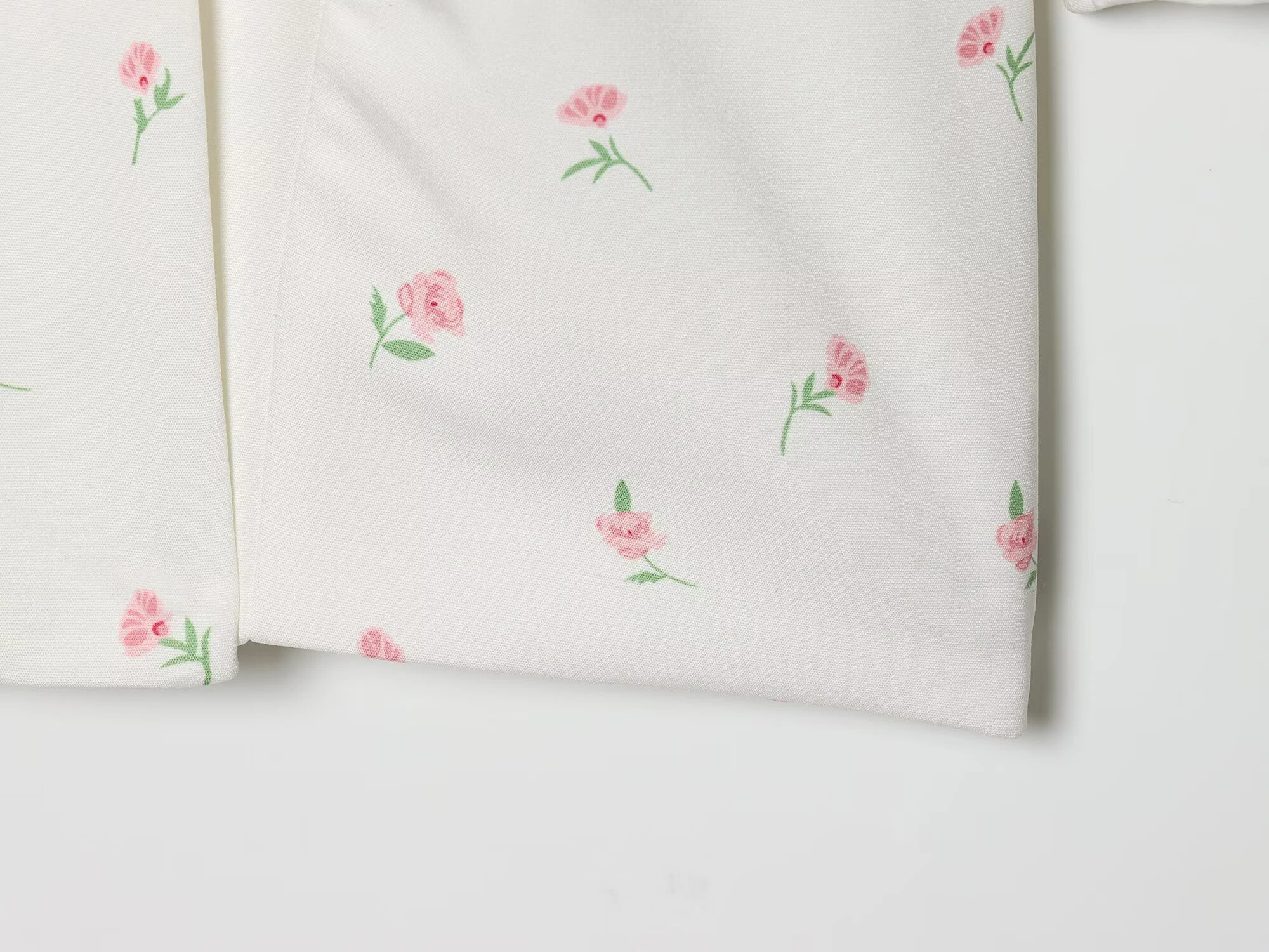 Odzież damska w stylu europejskim i amerykańskim, nowa kolekcja 2025, modny, uniwersalny, drukowany komplet z długim rękawem, wyszczuplający talię.