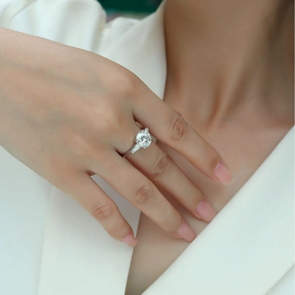 High end ring for women, niche women's ring, 925 silver and white gold moissanite wedding ring, fashionable and versatile wedding engagement accessories, Valentine's Day/commemorative gift, birthday gift, anniversary gift