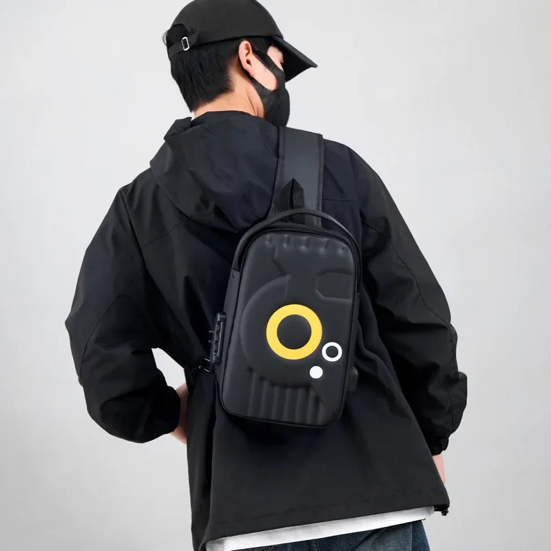 Bolsa de pecho con bloqueo de contraseña, mochila con puerto de carga USB, bolso cruzado portátil para hombre, bolso de un solo hombro para senderismo, deporte al aire libre