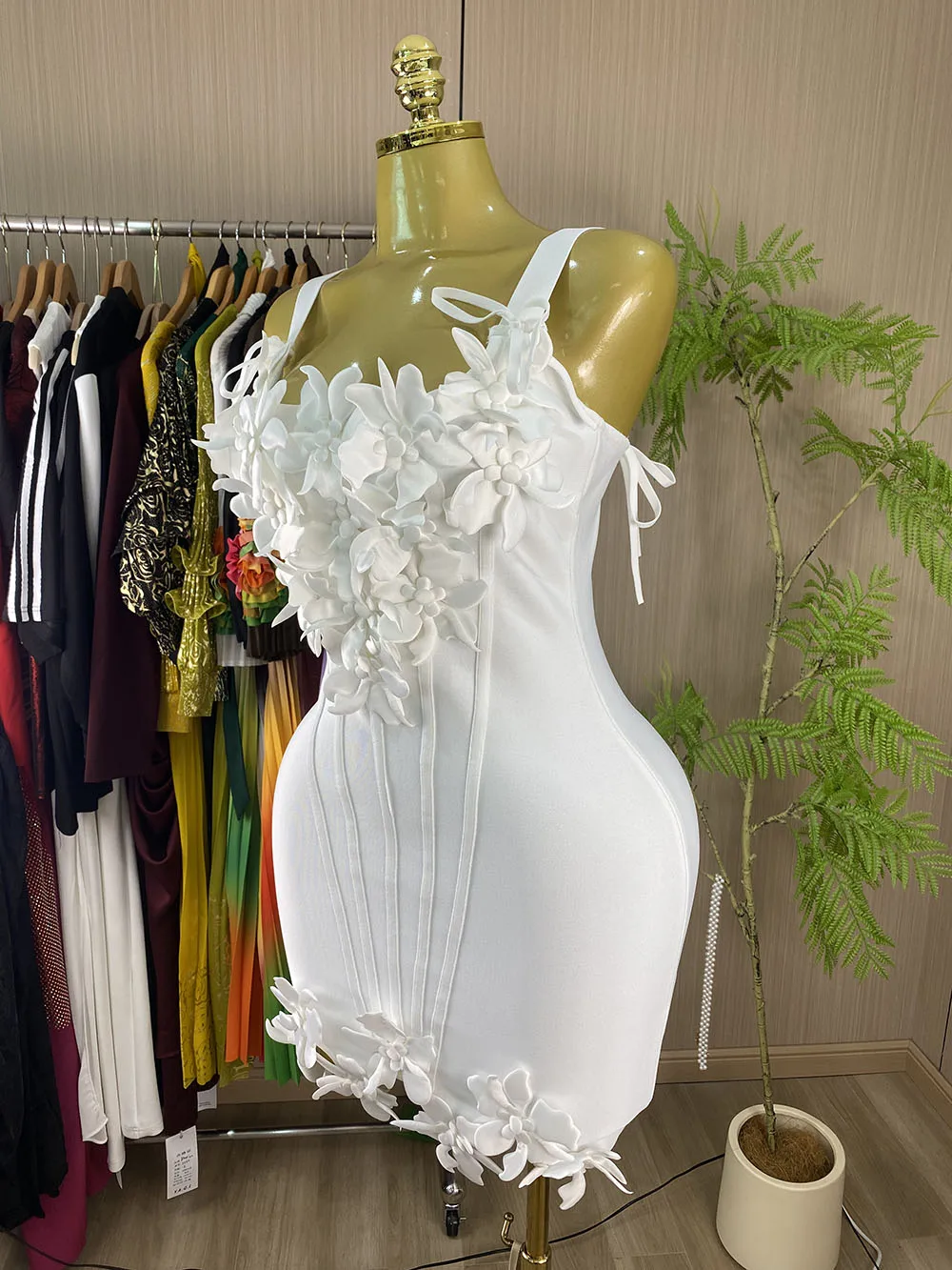 Women's stylish sleeveless bodycon bandage dress with 3D floral embellishment – ​​a sexy short party dress.-GZXX1171