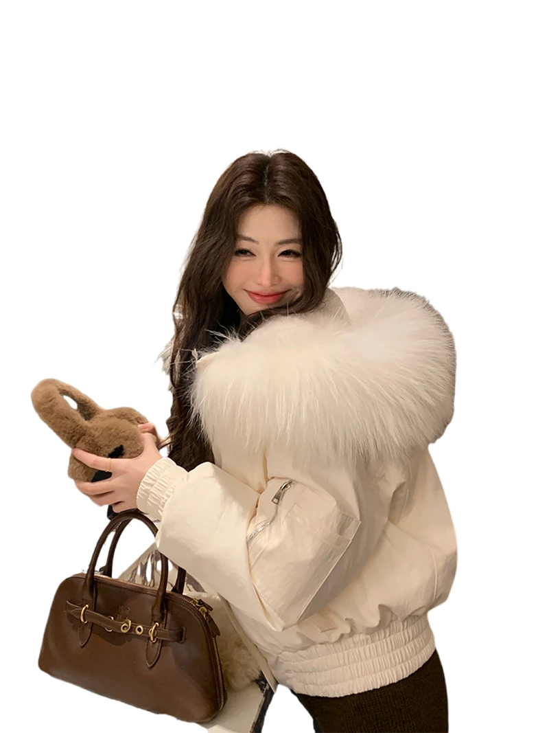 A new winter style of white goose down jacket for women
