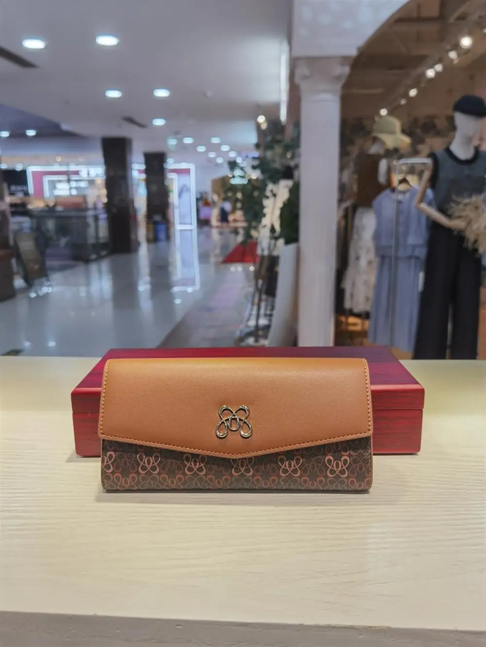 portafoglio-da-donna-alla-moda-omi-2025-nuovo-modello-versatile-porta-carte-e-banconote-corto-lungo-regalo-giovanile-con-motivo-geometrico-in-pvc