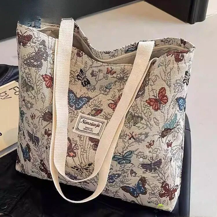 

Large Capacity Canvas Tote Bag 2026 New Commuter Design Women's Fashionable Shoulder Bag Ideal for Daily Use