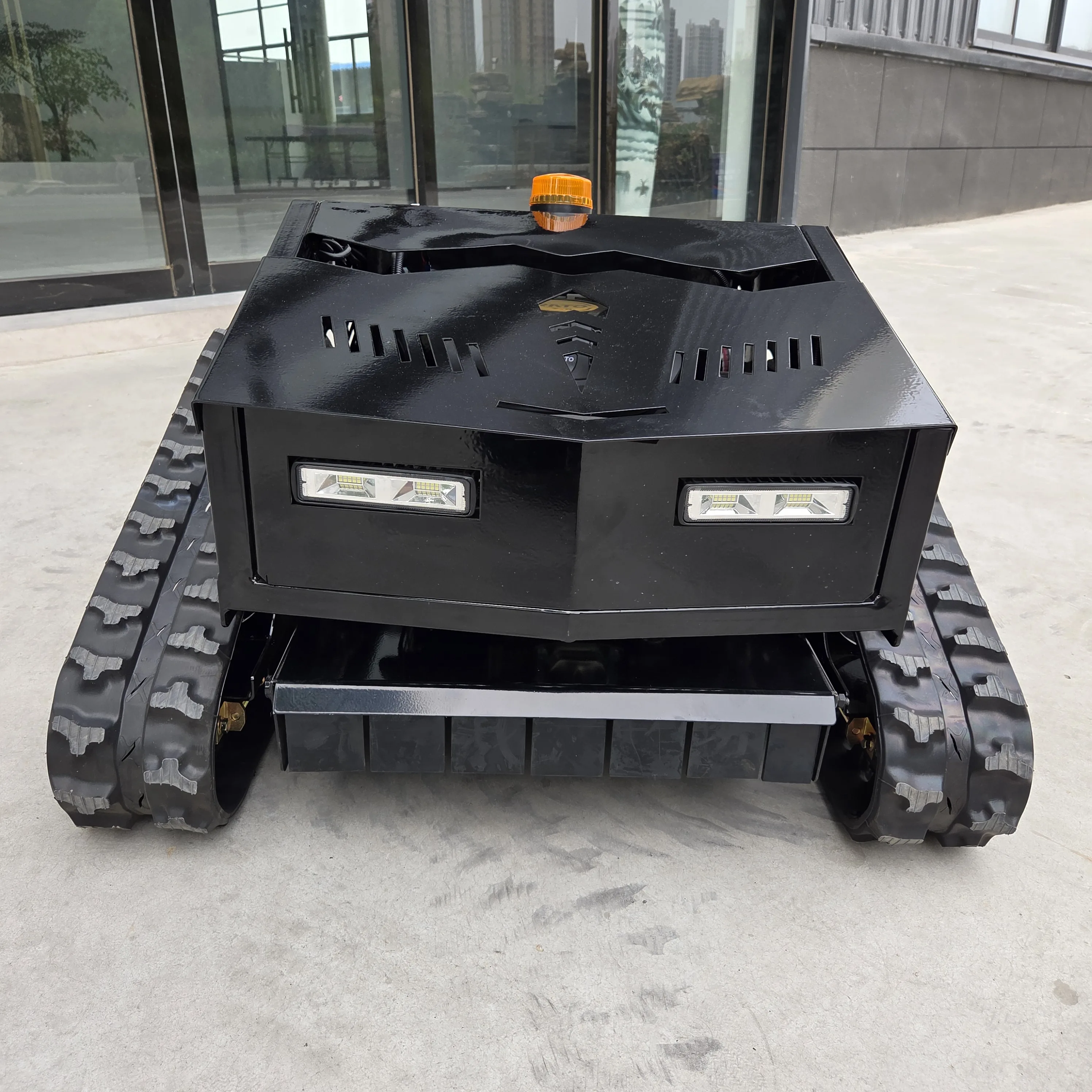 Ferngesteuerter Rasenmäher mit 500 mm verstellbarem Klingenlift – angetrieben durch RATO-, Loncin-, Kohler-Motoren |   Lieferung von Tür zu Tür