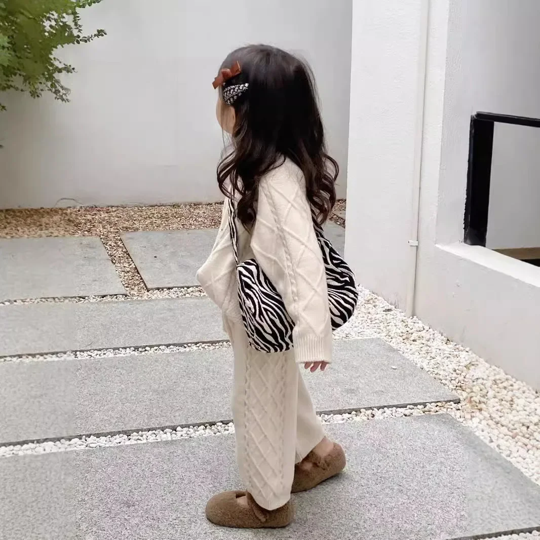 Girls Suit 2024 Autumn New Childrens Wear Korean Style Baby Girl Fashion Retro Twisted Yarn Knitting Two-piece Set Casual